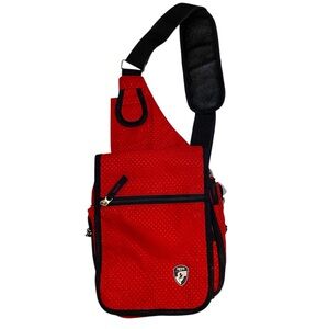 HEYS Travel Mate V3 Crossbody Utility Bag in Red